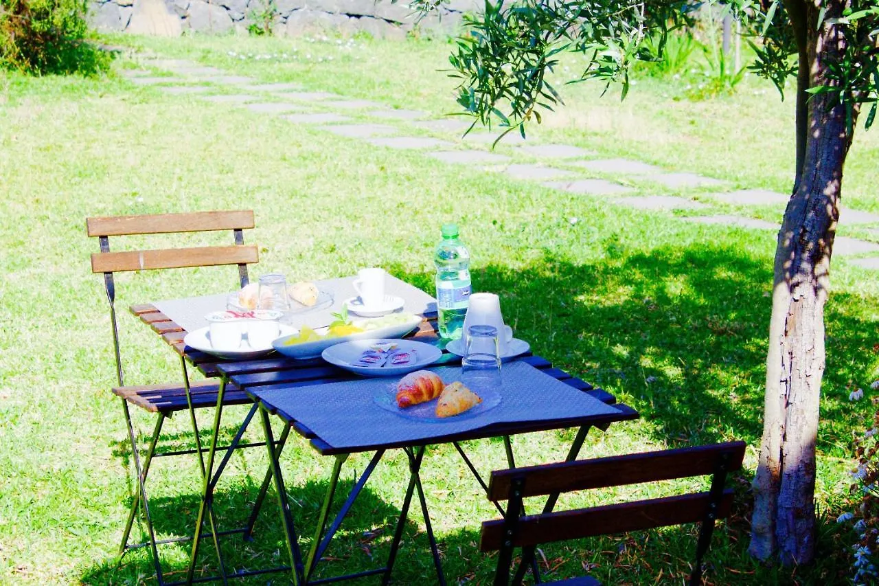 Frühstückspension B&B Il Vulcano Aci Catena Italien